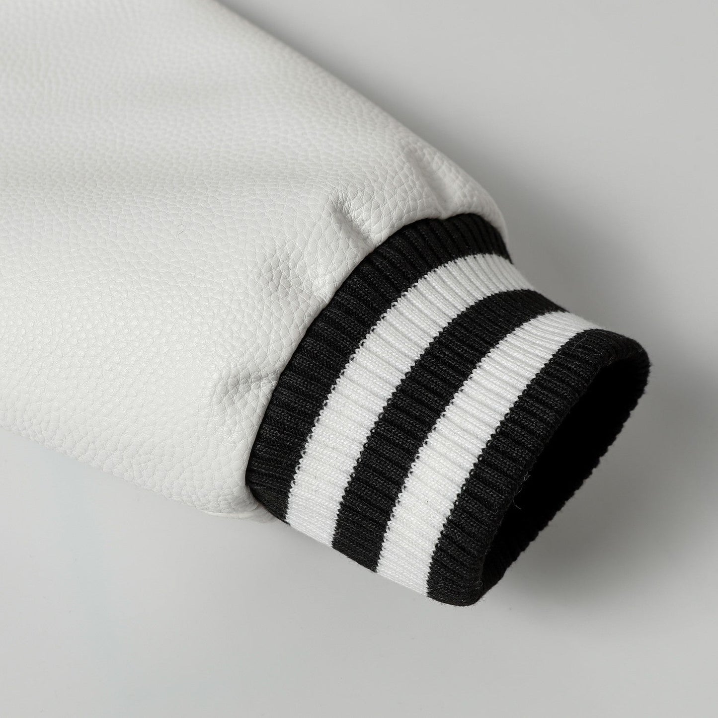 Chrome Hearts レイヤードクロス バーシティジャケット - ブラック ホワイト ストリートスタイル アウターウェア 2208 